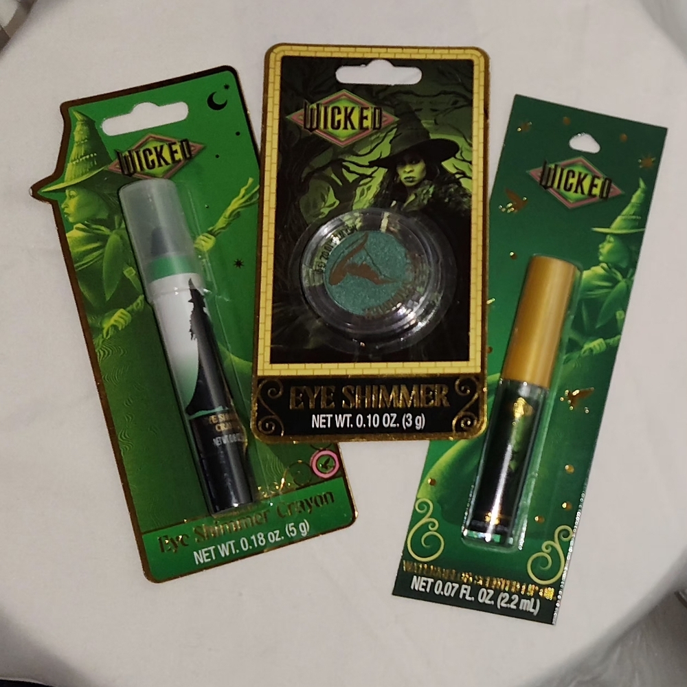 Wicked Themed Eye Shimmer, Eye Shimmer Crayon & Lip Oil Trio - Universal Studios